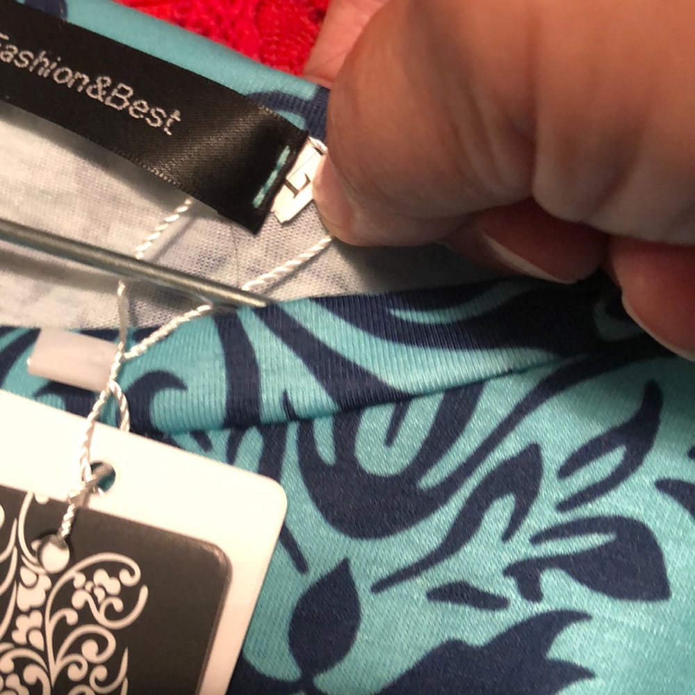 Large Top - Picture 4 of 5